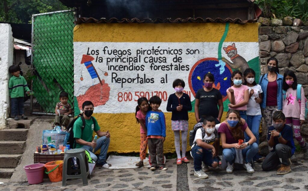 Forest-Conservation-Mural-educativo-sobre-prevención-de-incendios-scaled-e1677954691976-1024x635